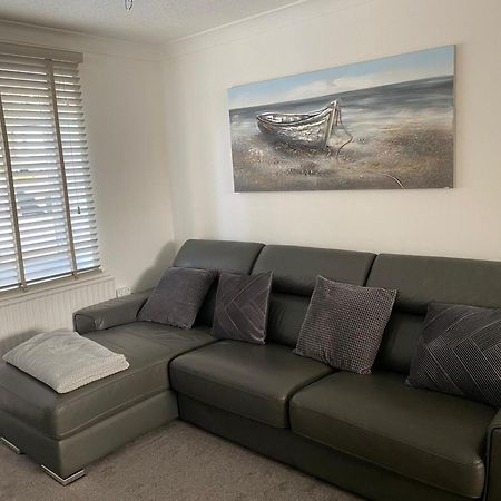 Riverside Park Ground Floor Apartment - St Neots Eksteriør bilde
