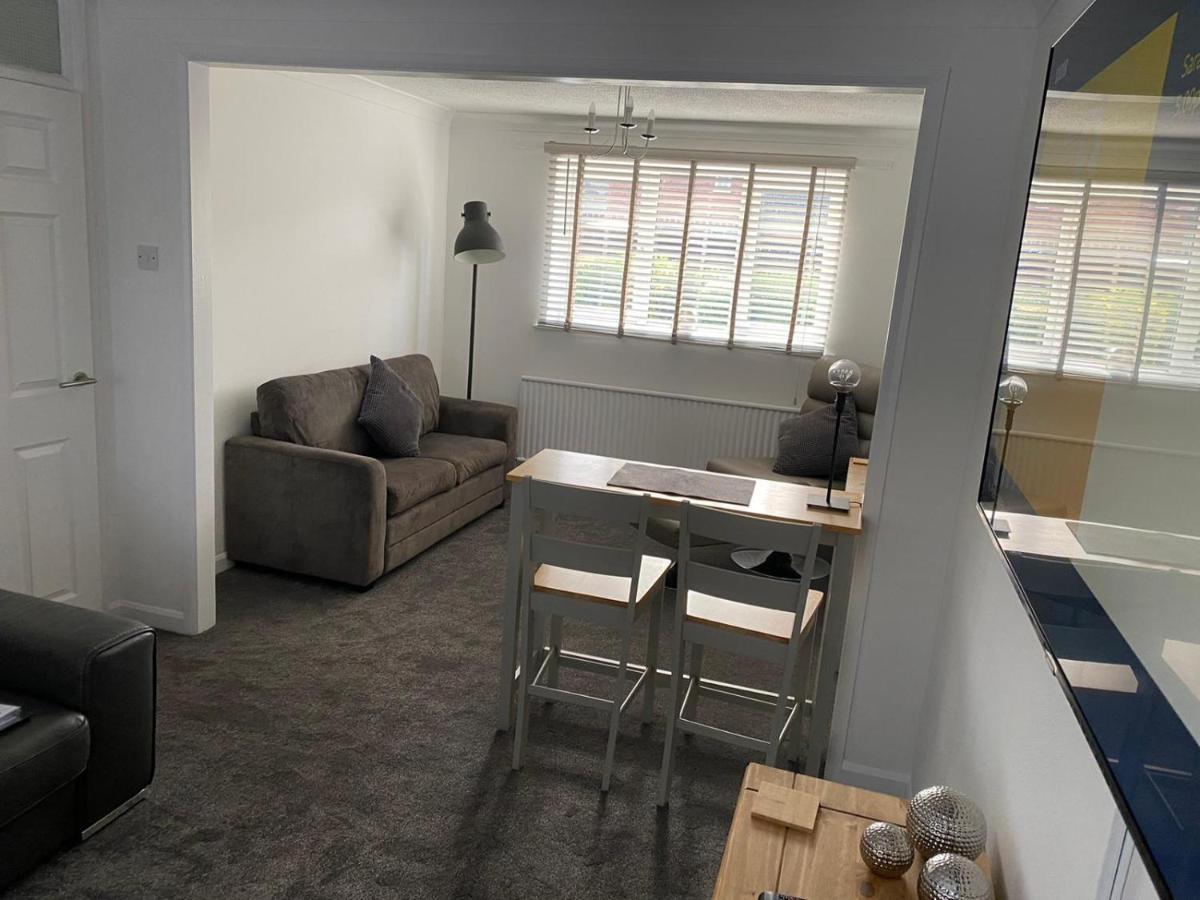 Riverside Park Ground Floor Apartment - St Neots Eksteriør bilde
