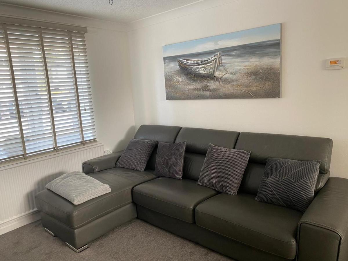 Riverside Park Ground Floor Apartment - St Neots Eksteriør bilde