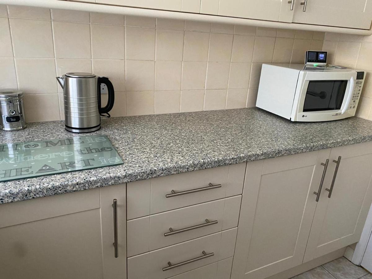 Riverside Park Ground Floor Apartment - St Neots Eksteriør bilde