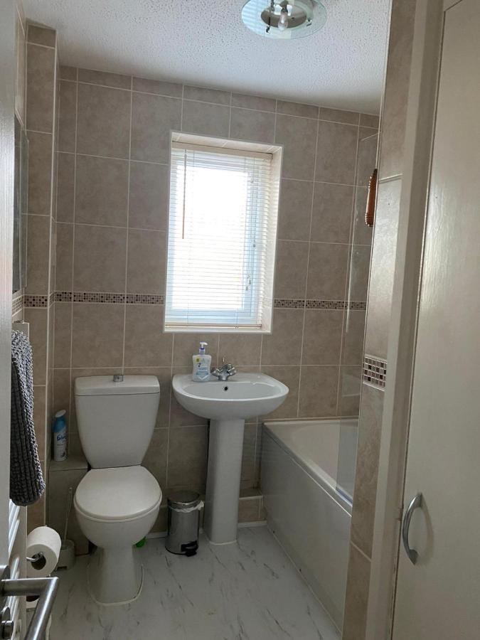 Riverside Park Ground Floor Apartment - St Neots Eksteriør bilde