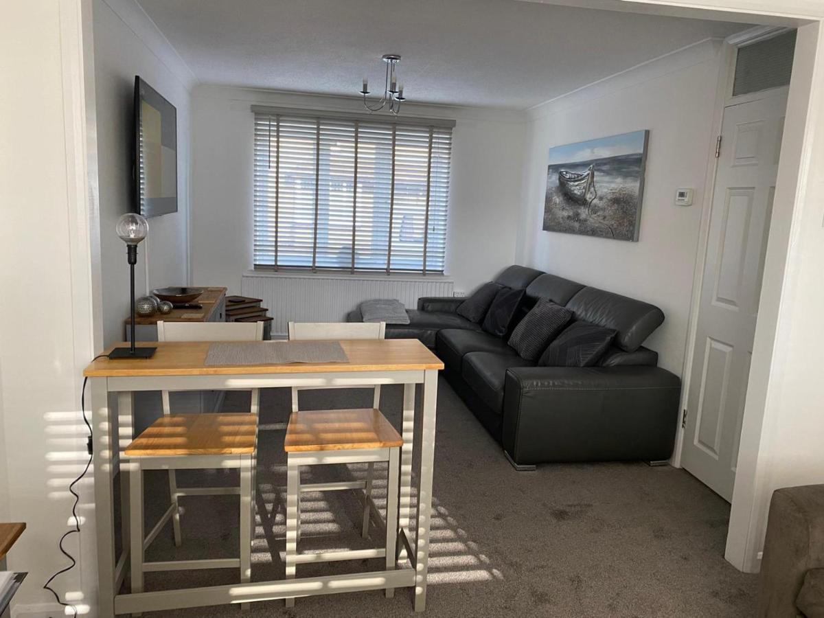 Riverside Park Ground Floor Apartment - St Neots Eksteriør bilde