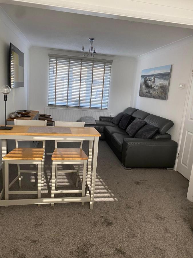 Riverside Park Ground Floor Apartment - St Neots Eksteriør bilde